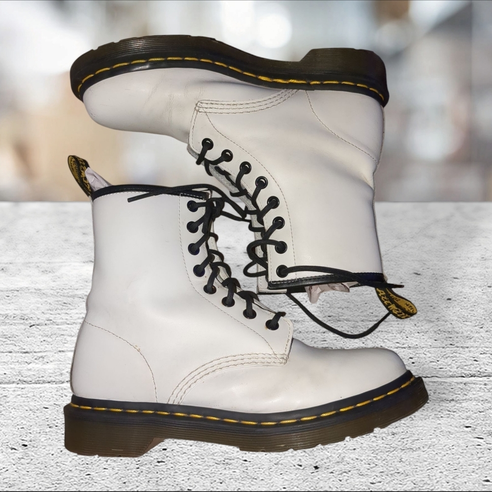 Dr martens docs dm's 11821 white boots size 7L